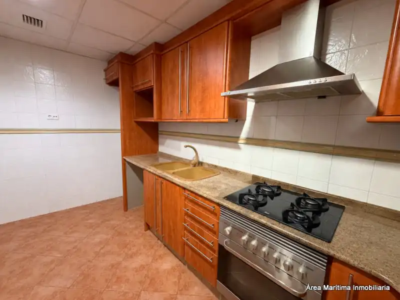 Cocina de Piso de alquiler en Valencia con Aire acondicionado, Calefacción y Horno