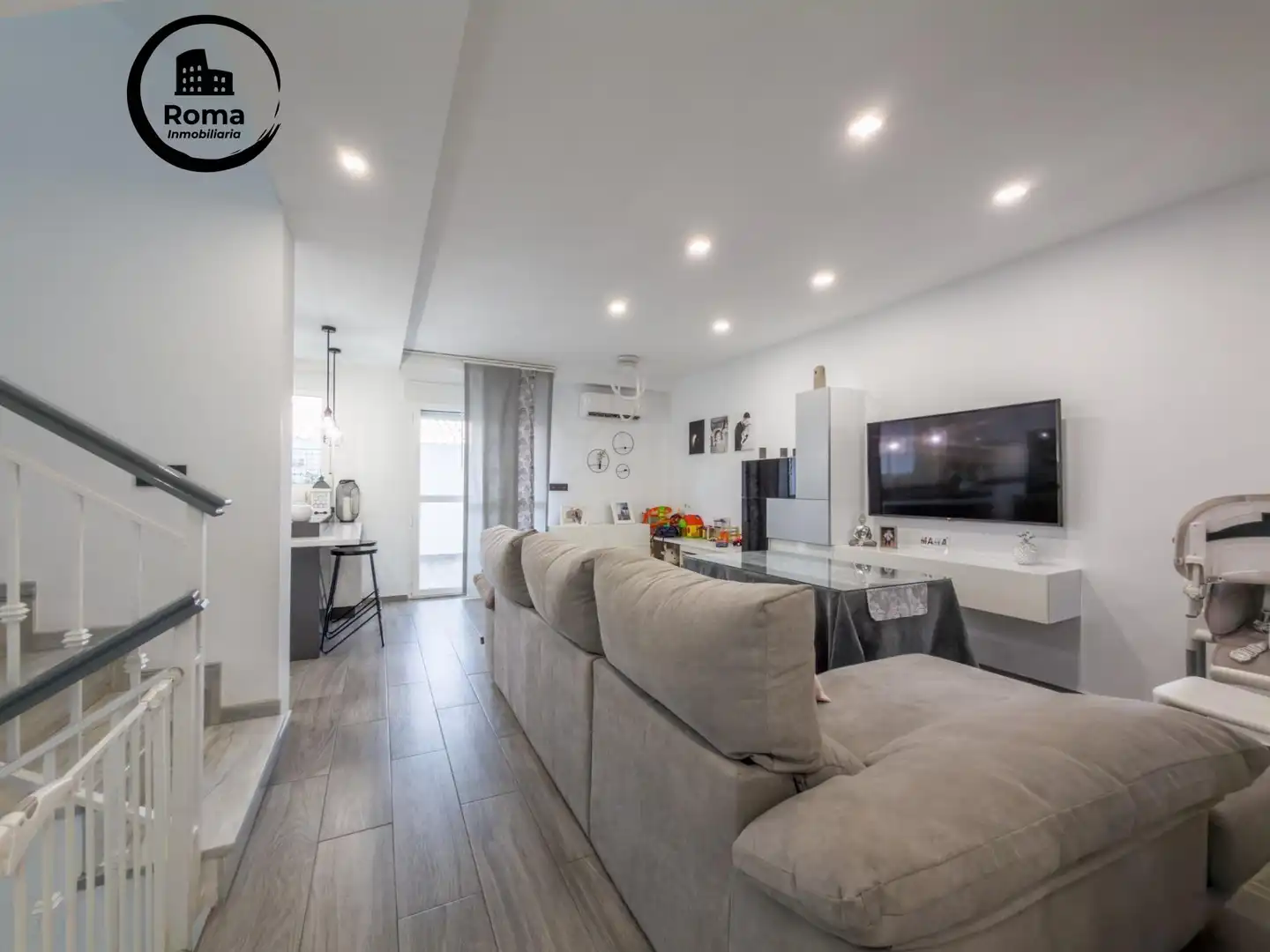 Living room of Detached homes for sale in Cenes de la Vega  with Air Conditioner, Heating and Terrace