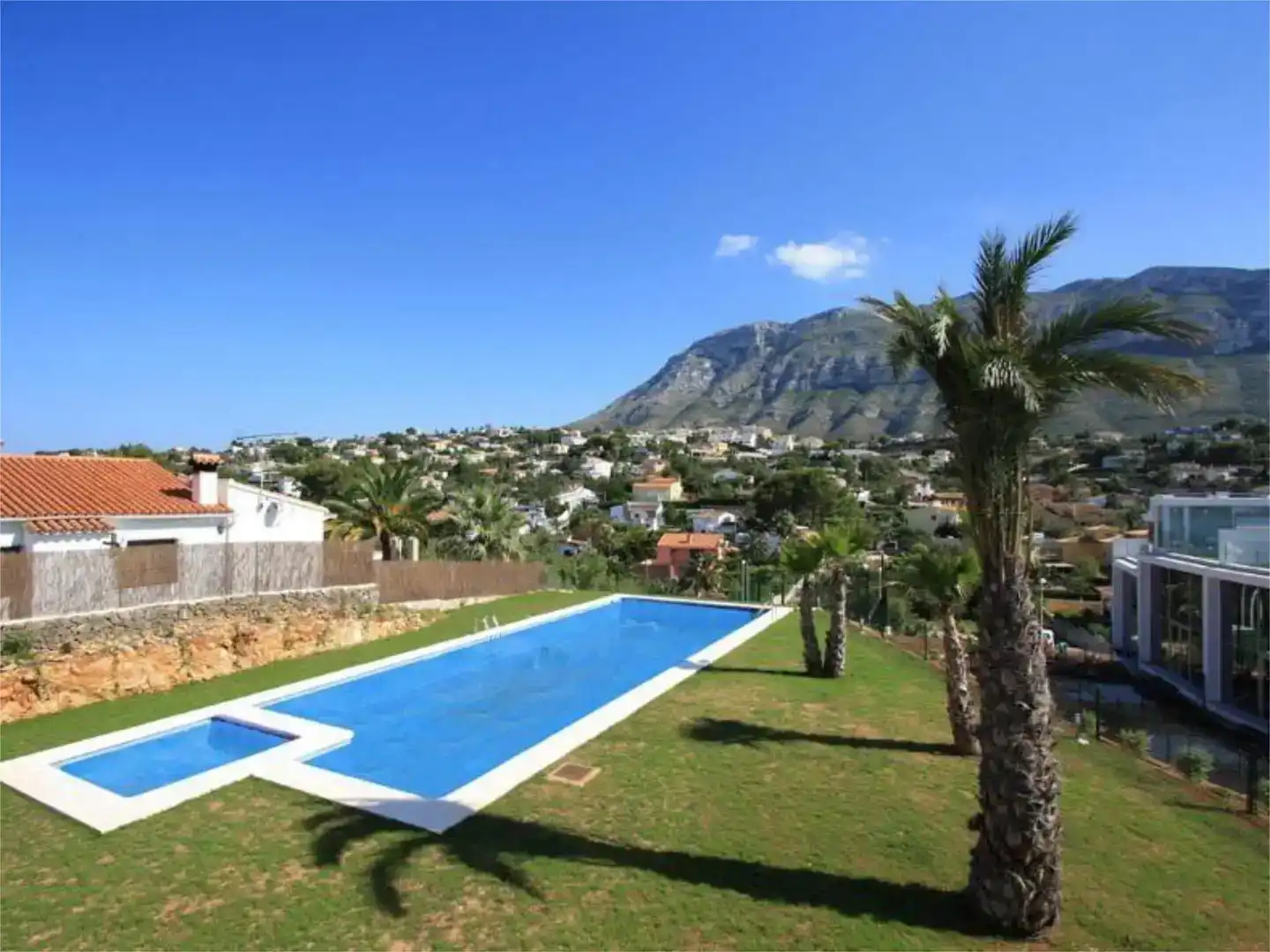 Schwimmbecken von Einfamilien-Reihenhaus zur Miete in Dénia mit Klimaanlage, Privatgarten und Abstellraum