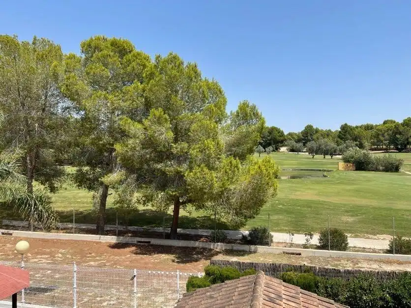 Casa aparellada amb terrassa en venda a Calle Calle Royal Golf 40, imagen 5