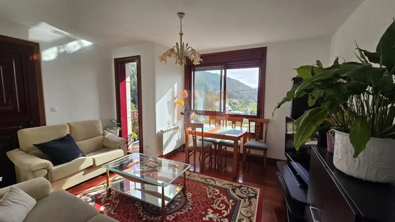 Sala de estar de Casa o chalet en venta en Moaña con Calefacción, Jardín privado y Amueblado