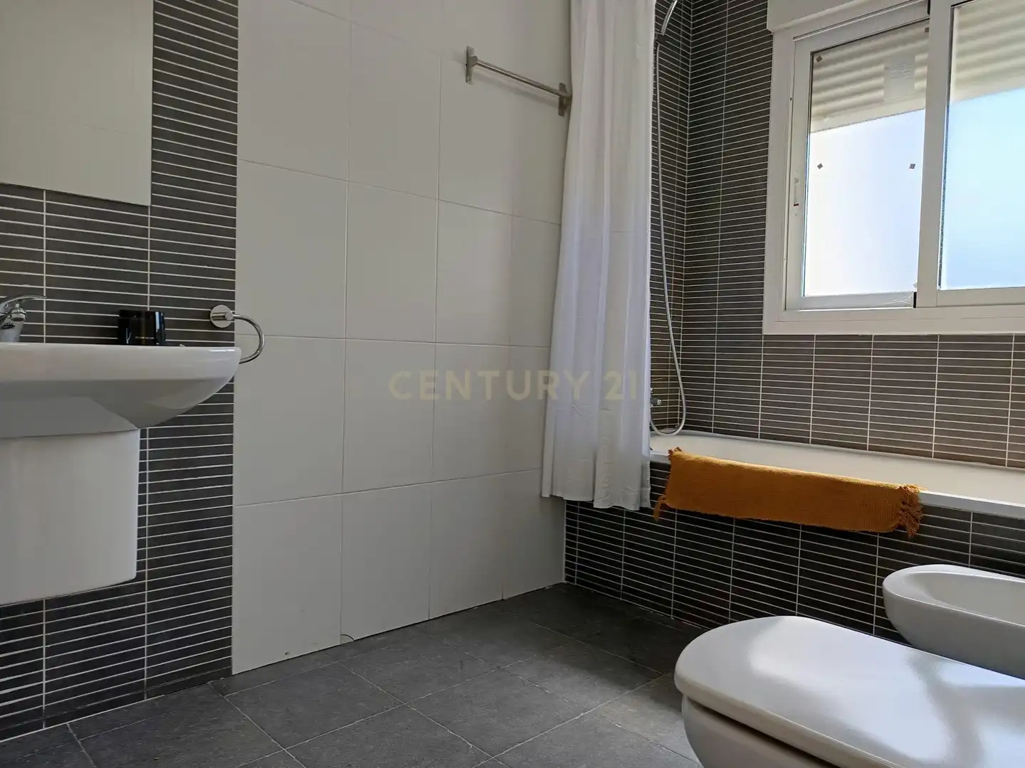 Bathroom of Houses for sale in Calpe / Calp  with Private garden and Community pool