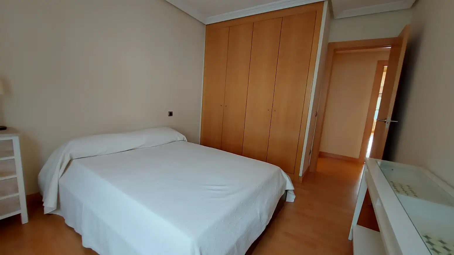 Habitación de Piso en venta en  Logroño con Aire acondicionado, Calefacción y Trastero