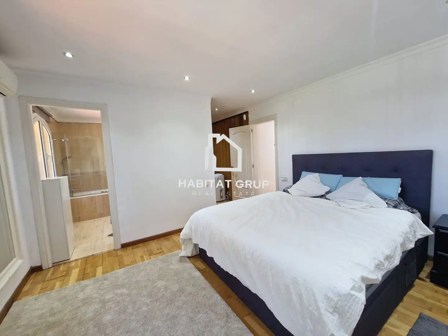 Bedroom of Houses for sale in Castelldefels  with Air Conditioner, Heating and Private garden