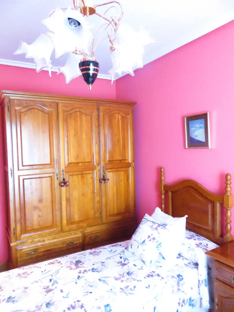 Habitación de Piso de alquiler en Avilés con Calefacción, Terraza y Amueblado