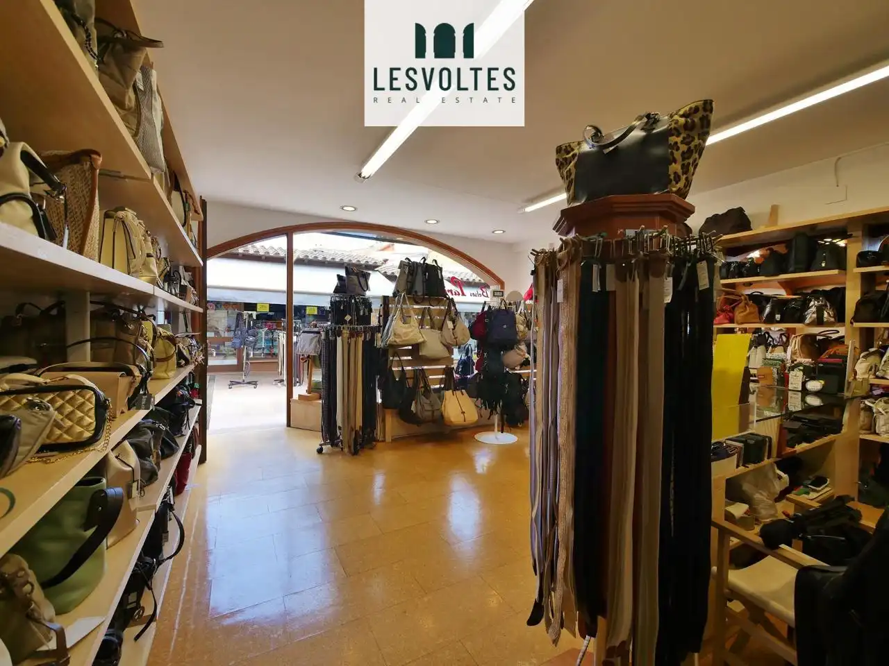 Business premises for sale in Carrer de Pi i Margall, imagen 4