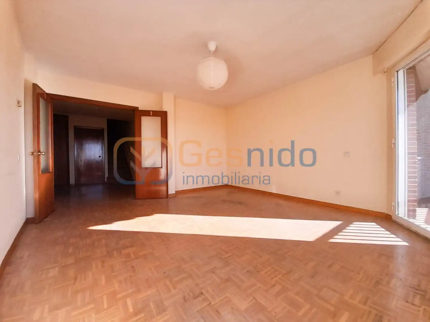 Bedroom of Flat for sale in Segovia  with Heating, Parquet flooring and Terrace