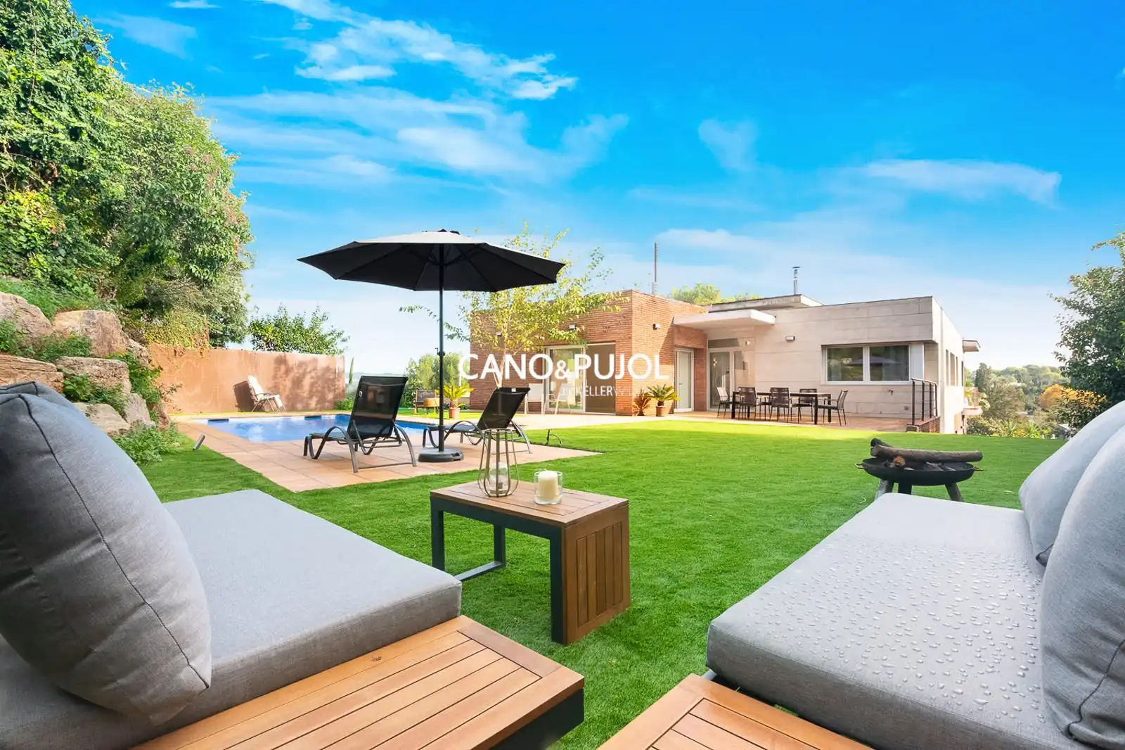 Terrace of Houses for sale in Sant Cugat del Vallès  with Air Conditioner, Terrace and Swimming Pool