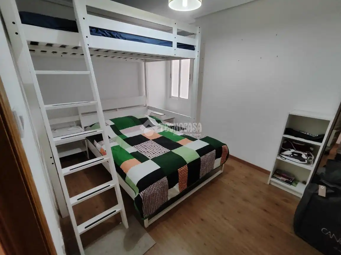 Bedroom of Flat for sale in Valencia  with Parquet flooring and Terrace