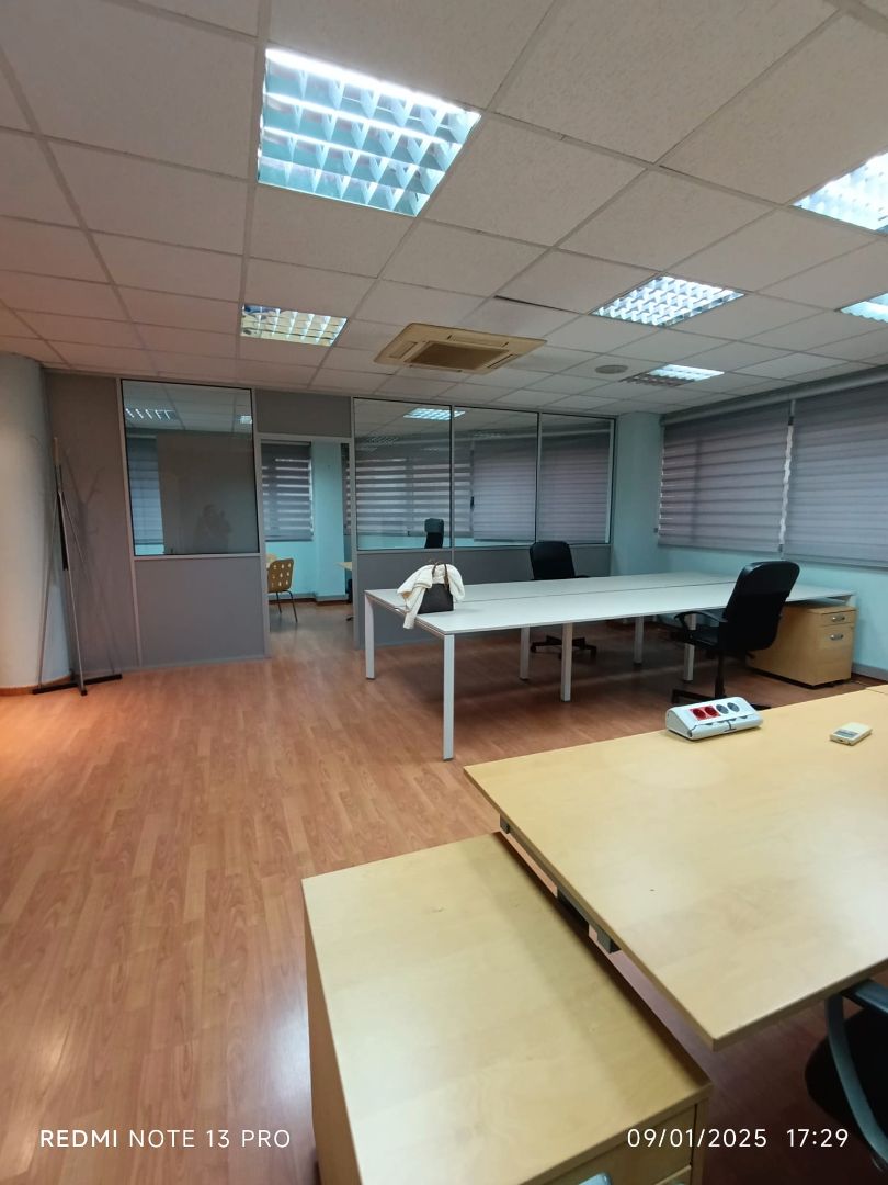 Office to rent in Carrer de Francesc Layret, 75, Can Borrell