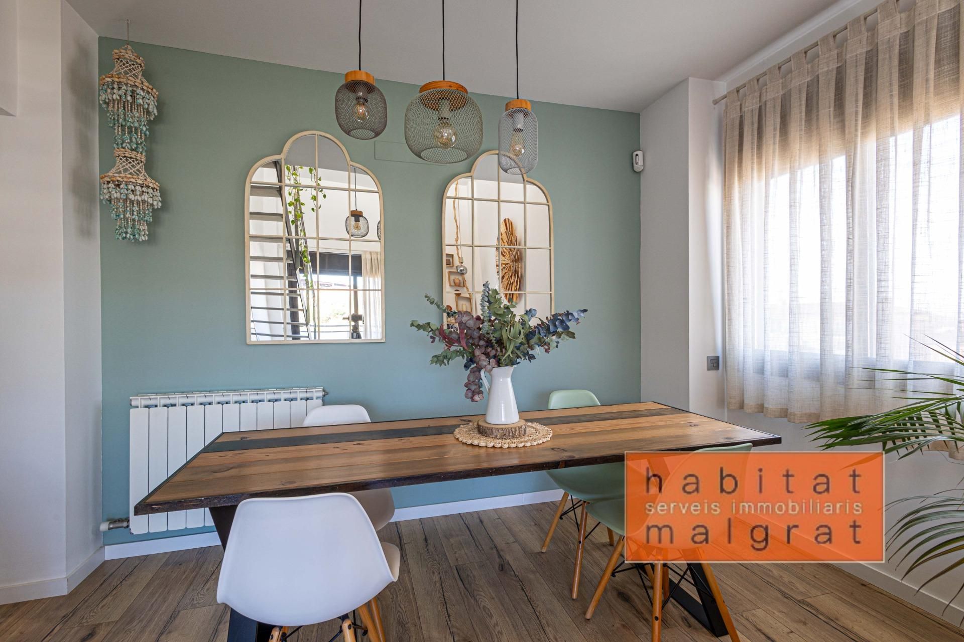 Menjador de Dúplex en venda en Malgrat de Mar amb Parquet, Terrassa i Traster