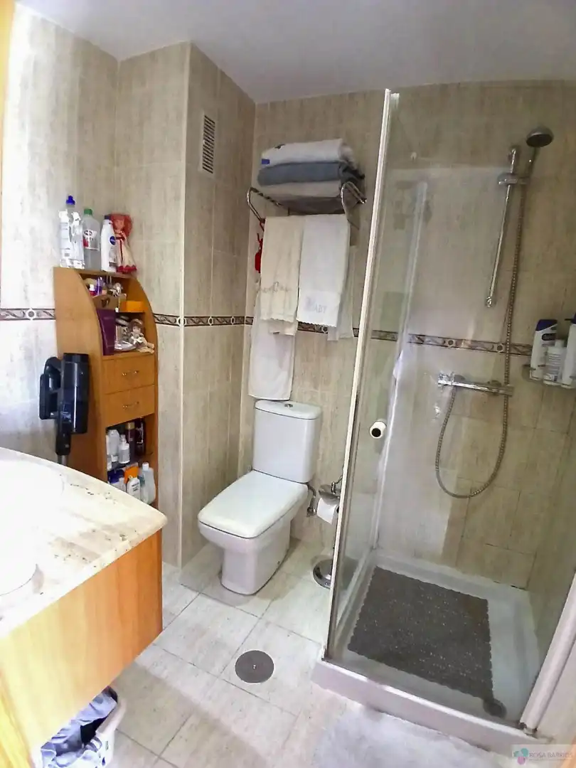 Badezimmer von Maisonette zum Verkauf in Estepona mit Klimaanlage, Terrasse und Möbliert