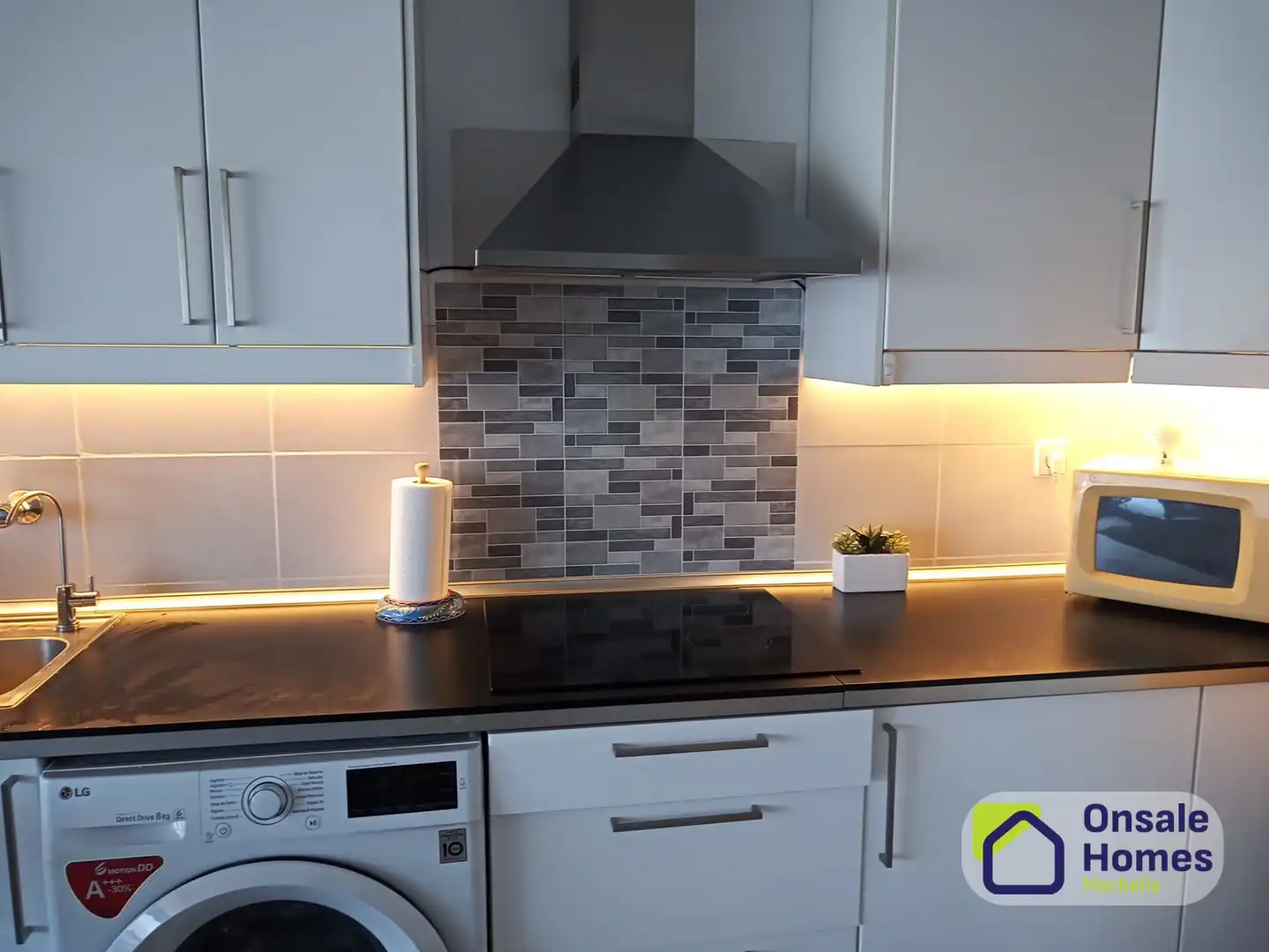 Cocina de Piso en venta en San Pedro de Alcántara