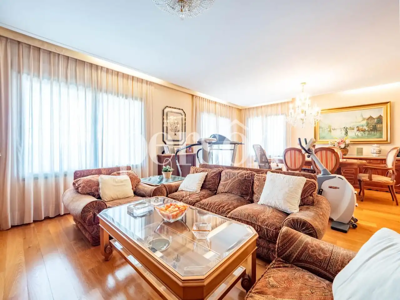 Sala d'estar de Casa o xalet en venda en Chiva amb Aire condicionat, Calefacció i Jardí privat