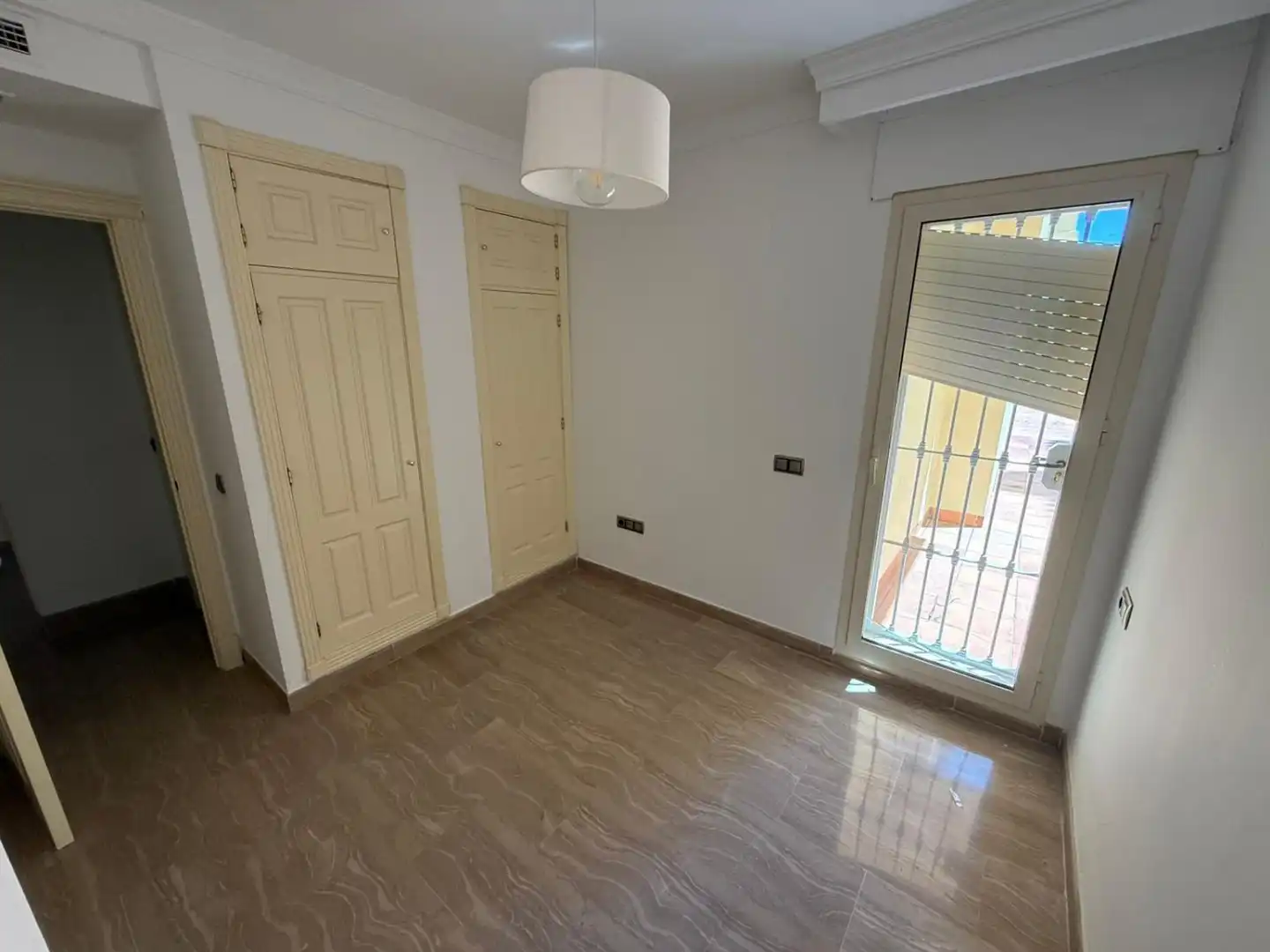 Habitación de Piso en venta en Marbella con Calefacción, Terraza y Piscina comunitaria