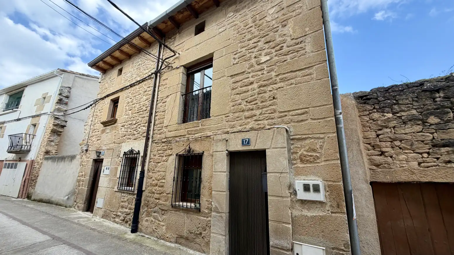 Exterior view of Houses for sale in Allo  with Heating