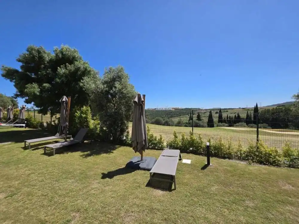 Jardí de Apartament de lloguer en Estepona amb Aire condicionat, Terrassa i Piscina