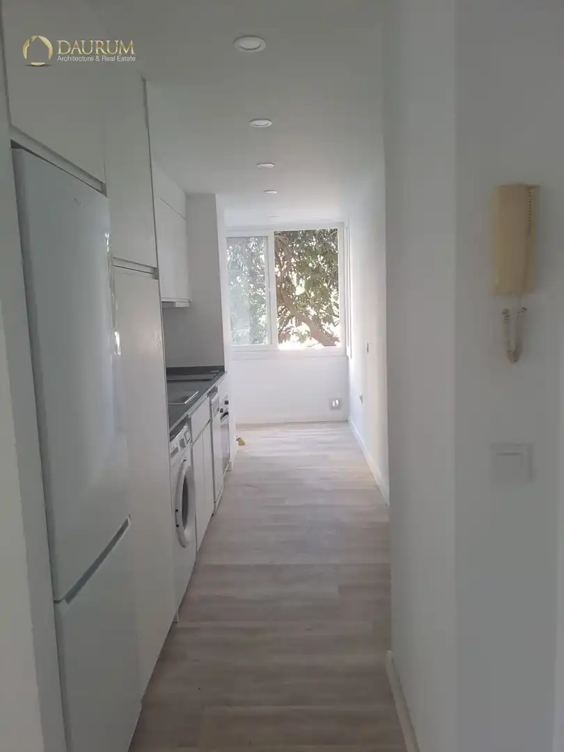 Bedroom of Flat for sale in Sevilla  with Air Conditioner, Heating and Terrace