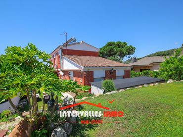 House with pool for sale in Bigues i Riells del Fai