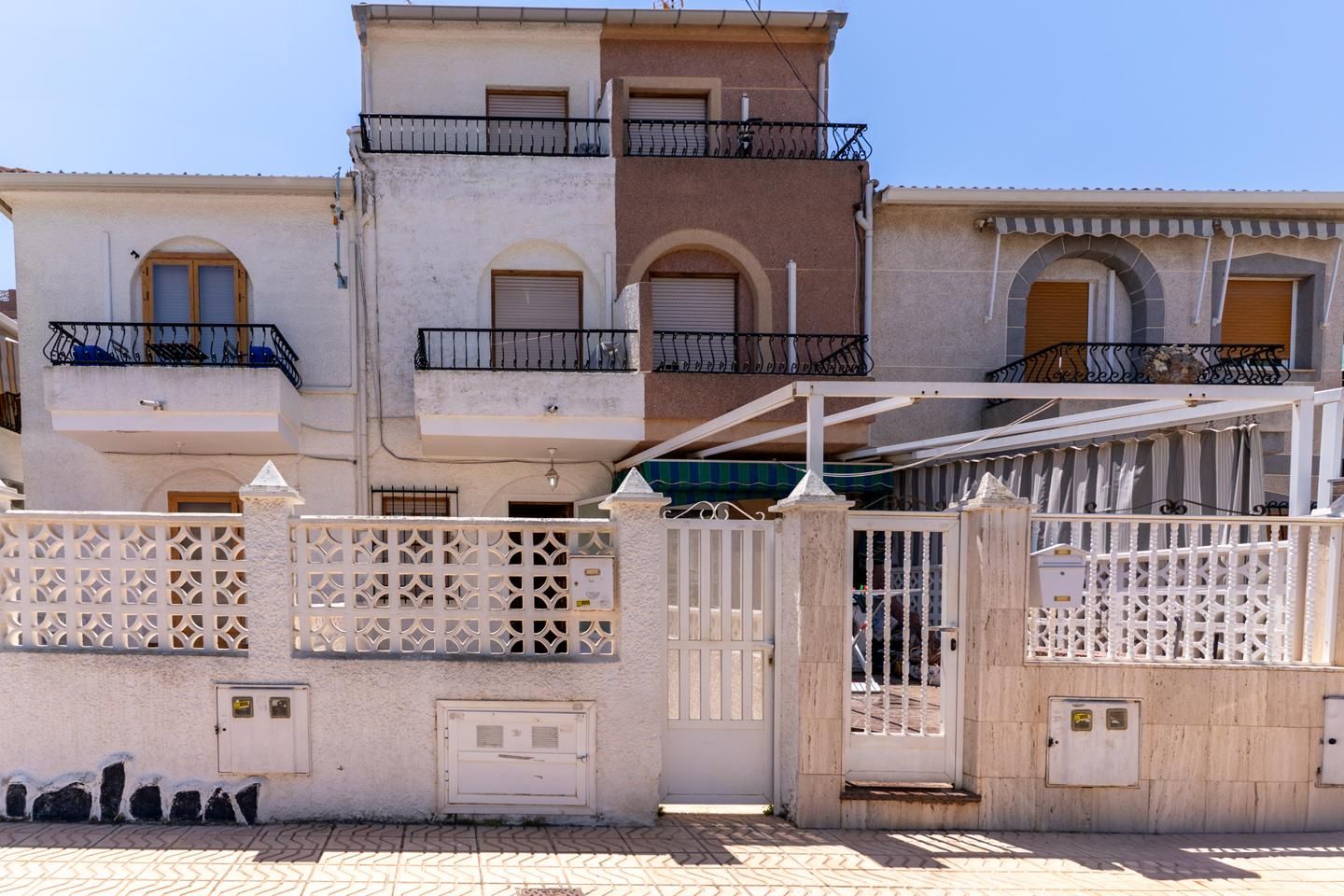 Vista exterior de Casa o xalet en venda en Santa Pola amb Aire condicionat, Terrassa i Moblat