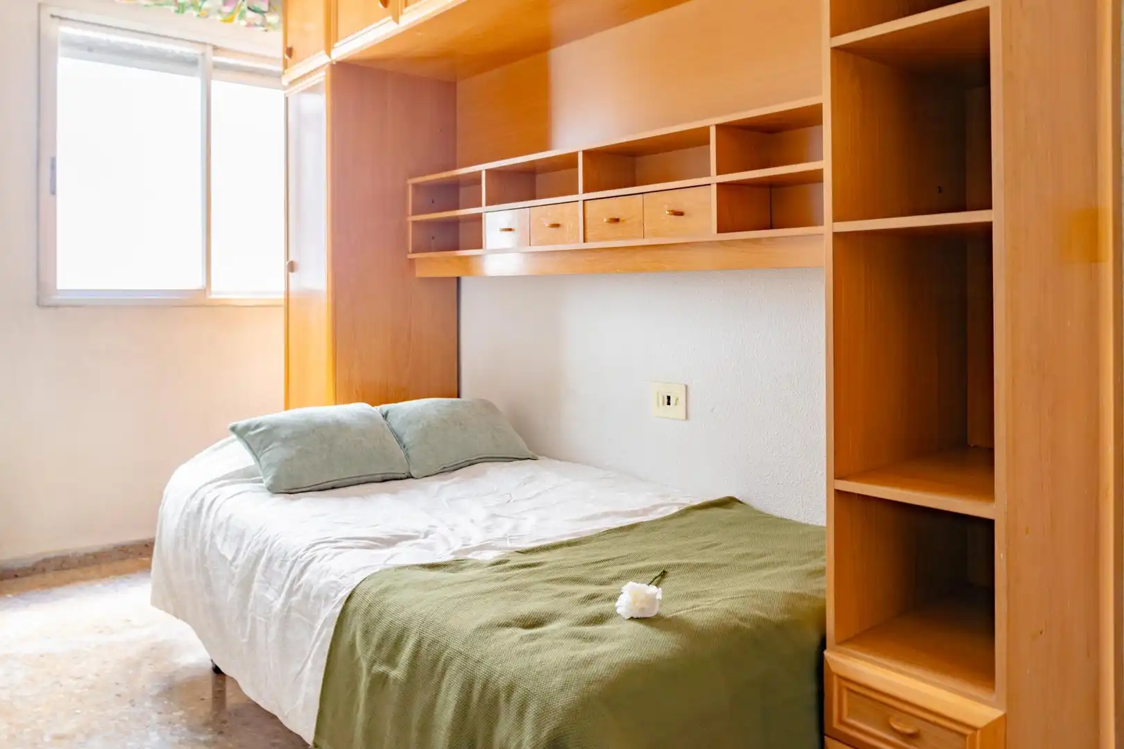 Habitación de Piso en venta en Valencia con Trastero, Balcón y Alarma