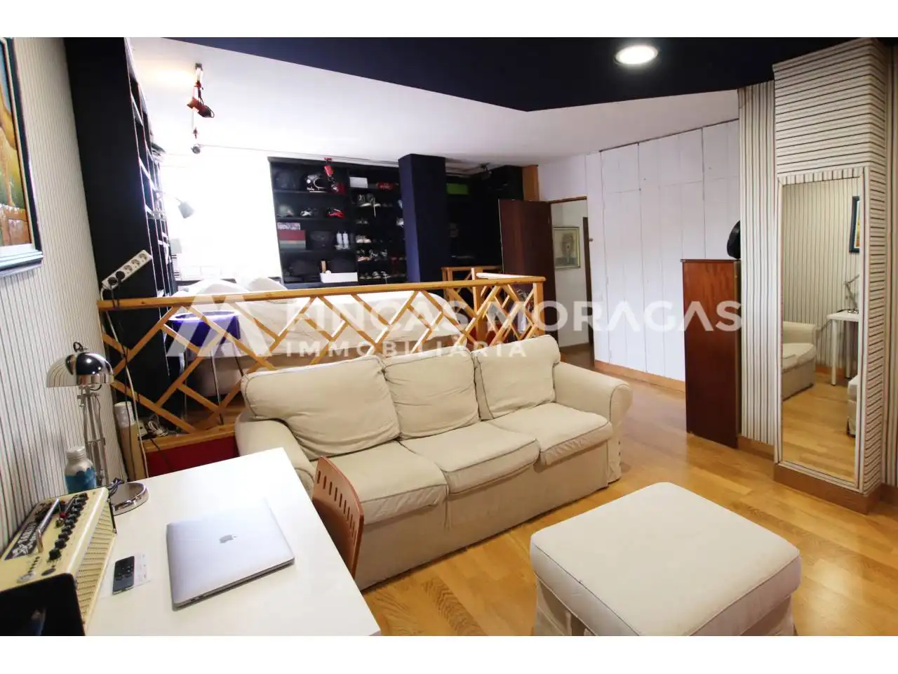 Living room of Attic for sale in Sant Cugat del Vallès  with Air Conditioner, Heating and Parquet flooring