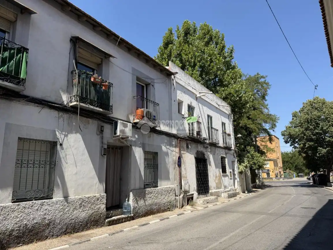 Vista exterior de Casa adosada en venta en Arganda del Rey con Calefacción, Jardín privado y Balcón