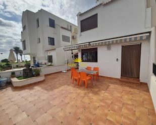 Terrassa de Casa o xalet de lloguer en Torrevieja amb Aire condicionat, Terrassa i Piscina