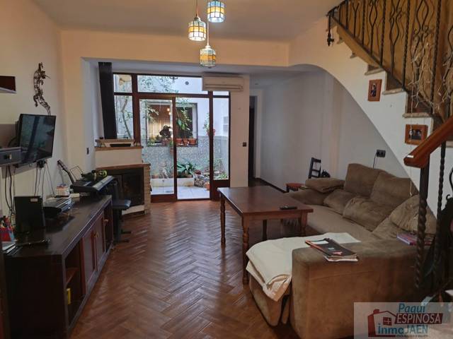 Casa-chalet en Venta en Torredonjimeno