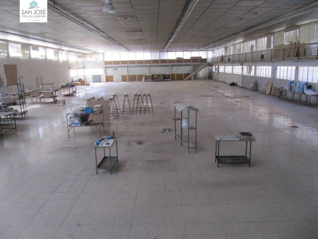 Nave industrial en Alquiler en Monóvar  / Monòver