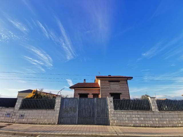 Casa-chalet en Venta en Grijota