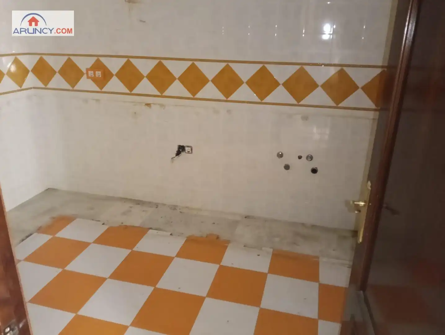 Bathroom of Flat for sale in Villaverde del Río  with Terrace