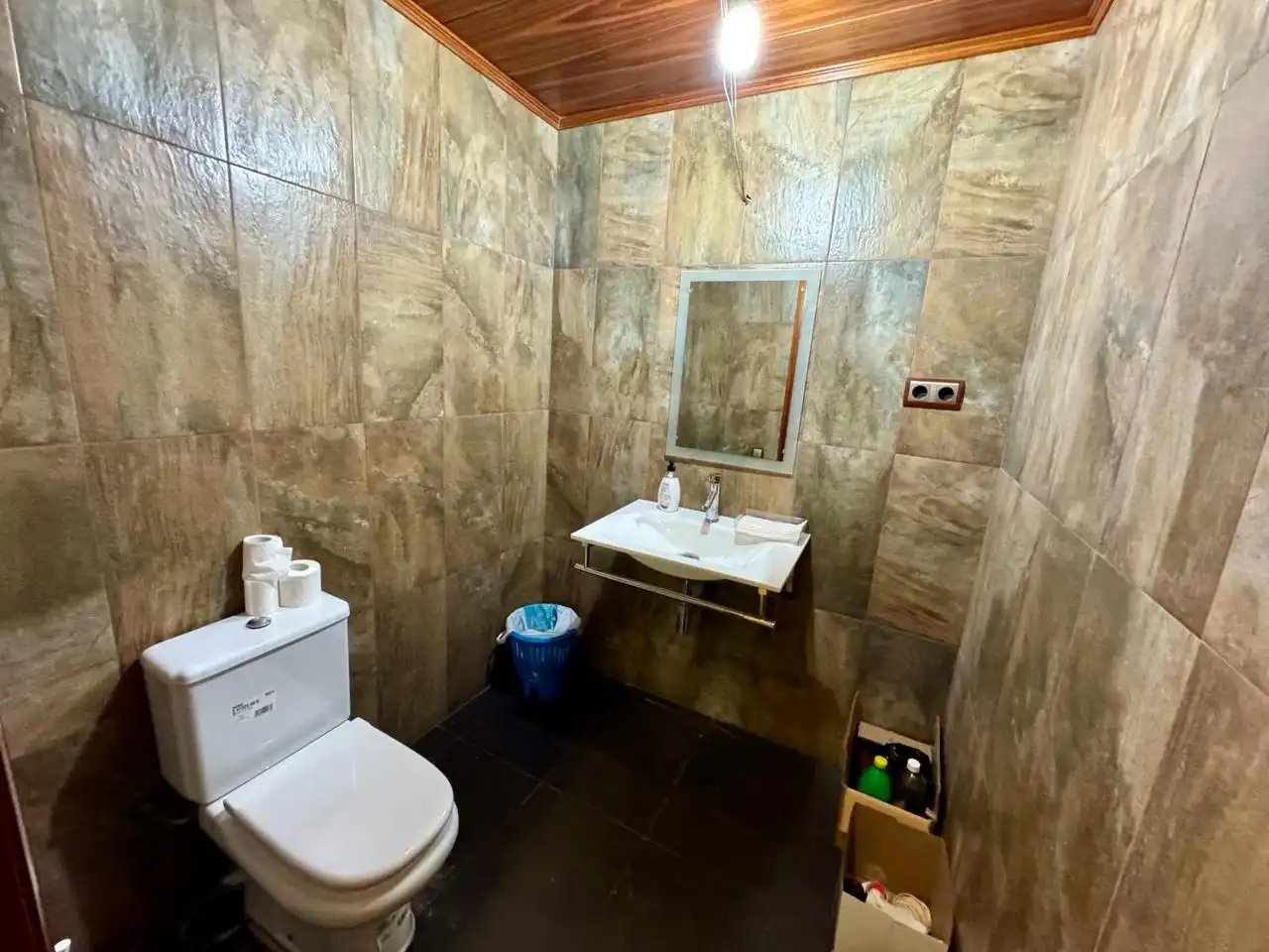 Local comercial en venta en Carrer Montiu, imagen 3