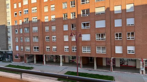 Foto 2 de Piso en venta en Calle Río Valdellorma, 7, El Soto, León Capital