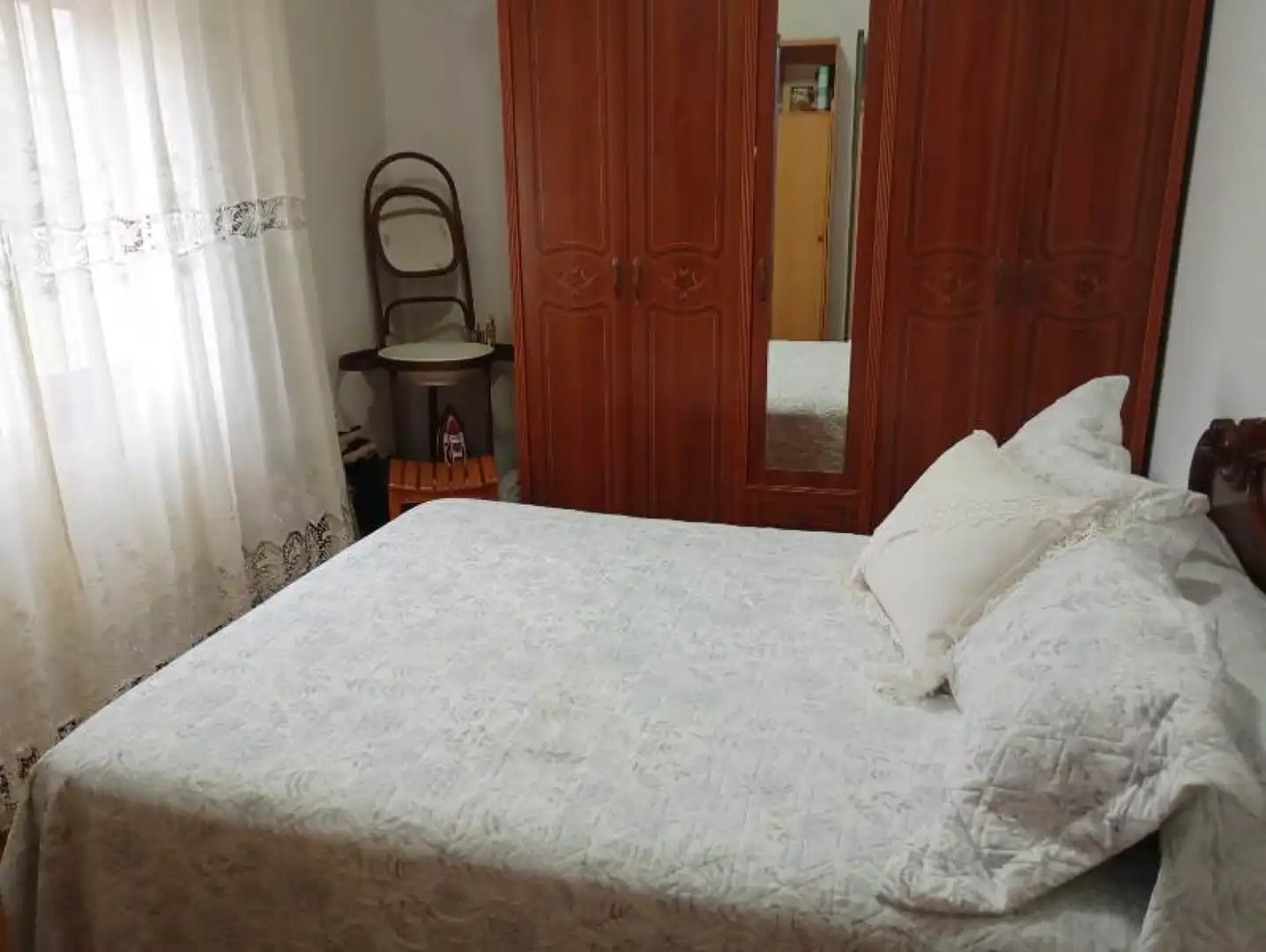 Habitación de Casa o chalet en venta en Los Corrales de Buelna  con Calefacción, Jardín privado y Terraza