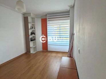 Pis amb ascensor en venda a Santa Teresa de Jesús