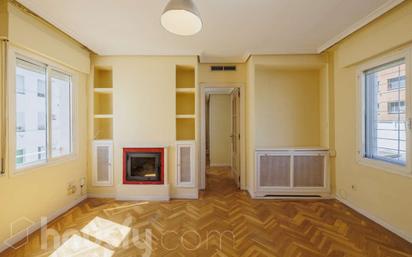 Living room of Flat for sale in  Madrid Capital  with Air Conditioner