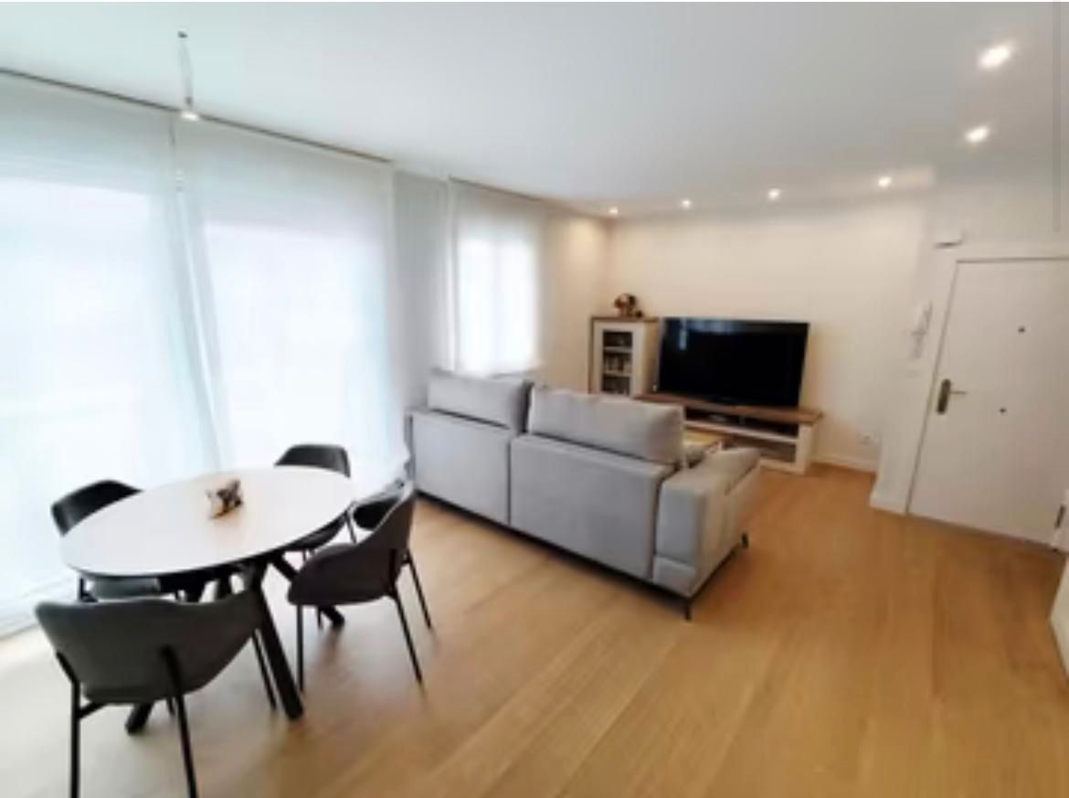 Sala d'estar de Pis en venda en Barakaldo  amb Calefacció