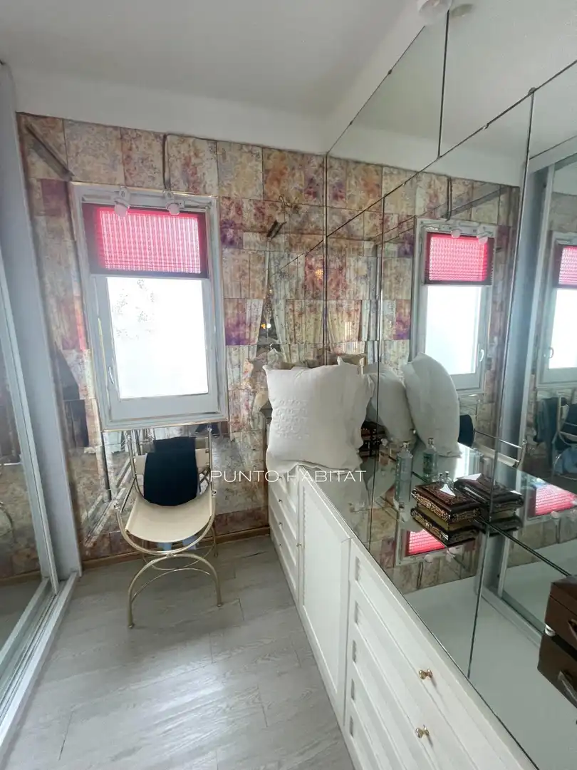 Schlafzimmer von Dachboden zum Verkauf in Barcelona mit Terrasse