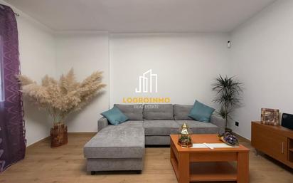 Living room of Flat for sale in  Logroño  with Air Conditioner, Heating and Terrace