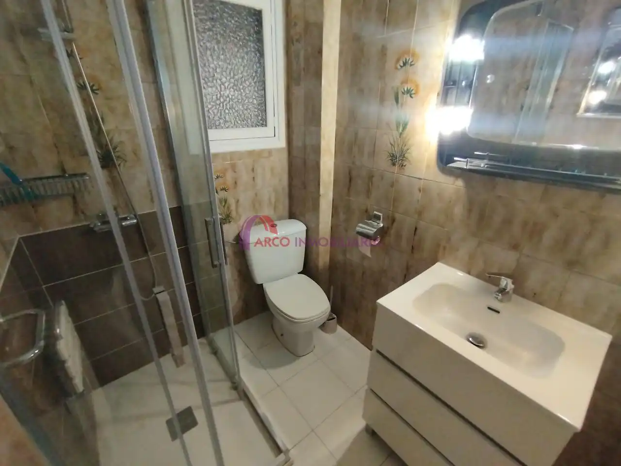 Badezimmer von Wohnung zum Verkauf in Burgos mit Heizung und Terrasse