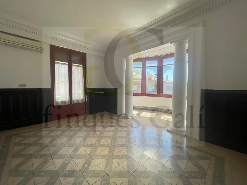 Flat with terrace for sale in Calle Marti I Julia