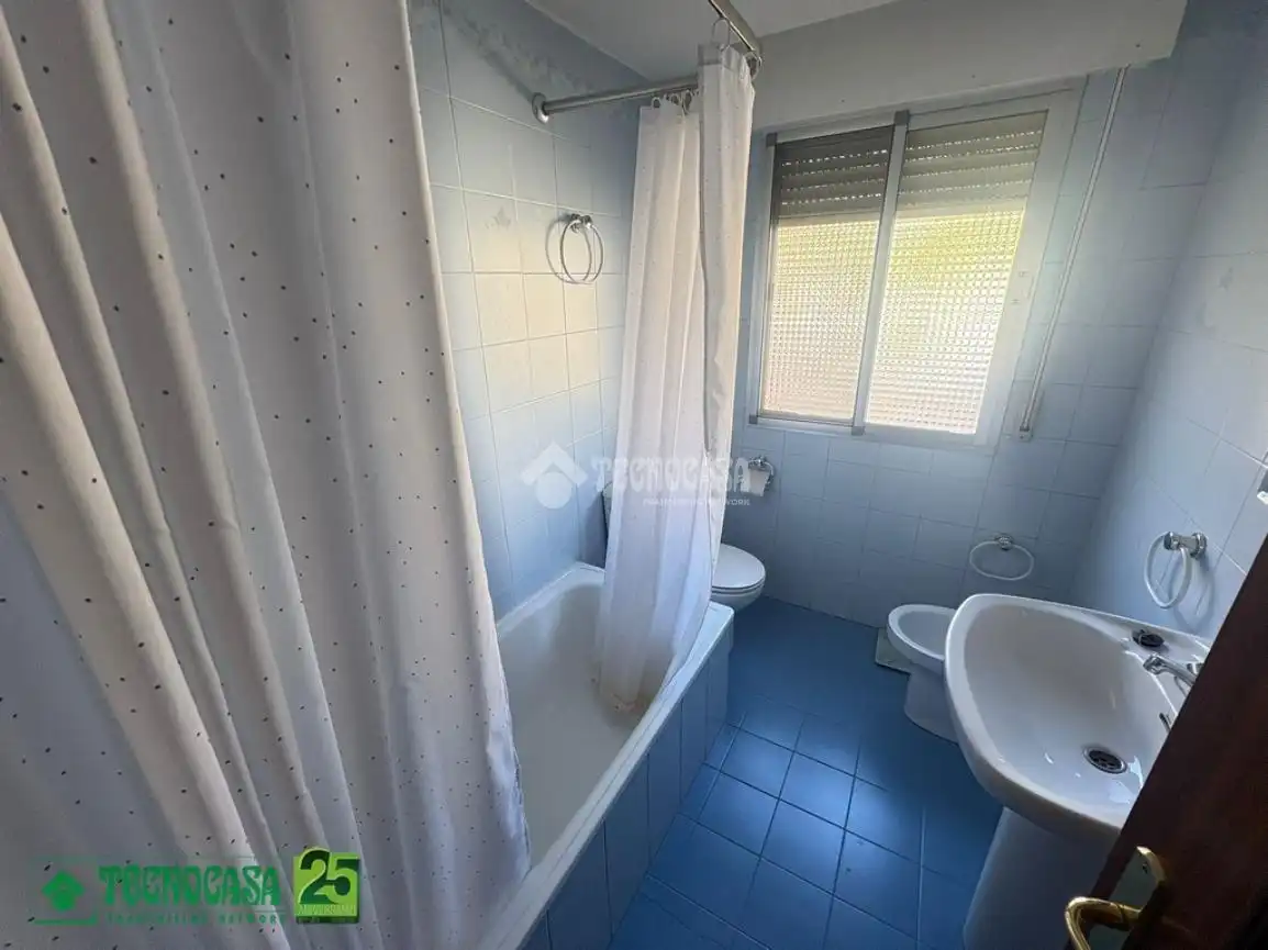Bathroom of Flat for sale in Ciudad Real  with Air Conditioner and Heating