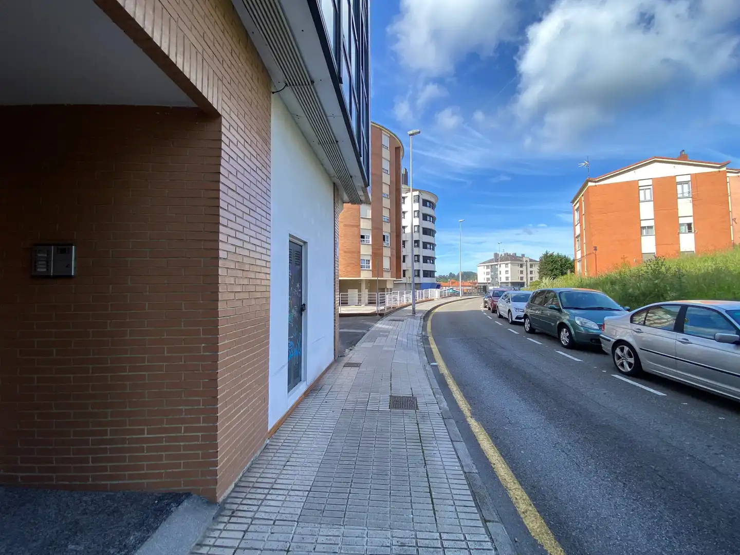 Vista exterior de Pis en venda en Avilés amb Traster i Balcó