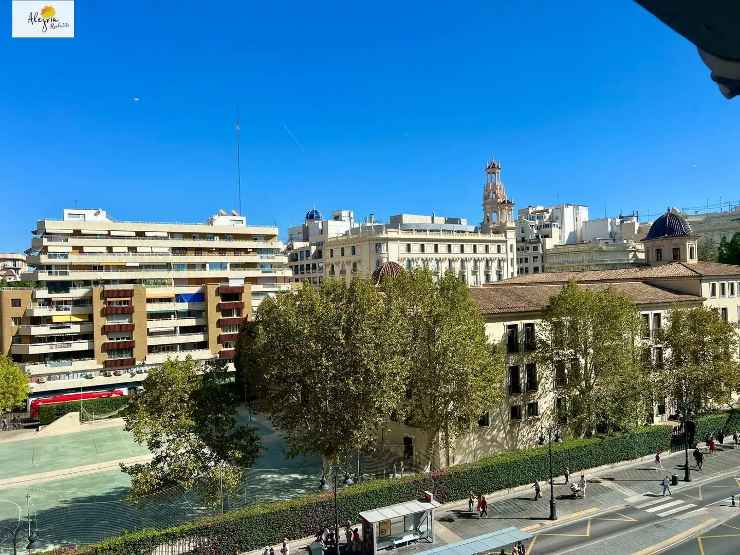 Außenansicht von Maisonette zum Verkauf in Valencia mit Klimaanlage, Heizung und Terrasse