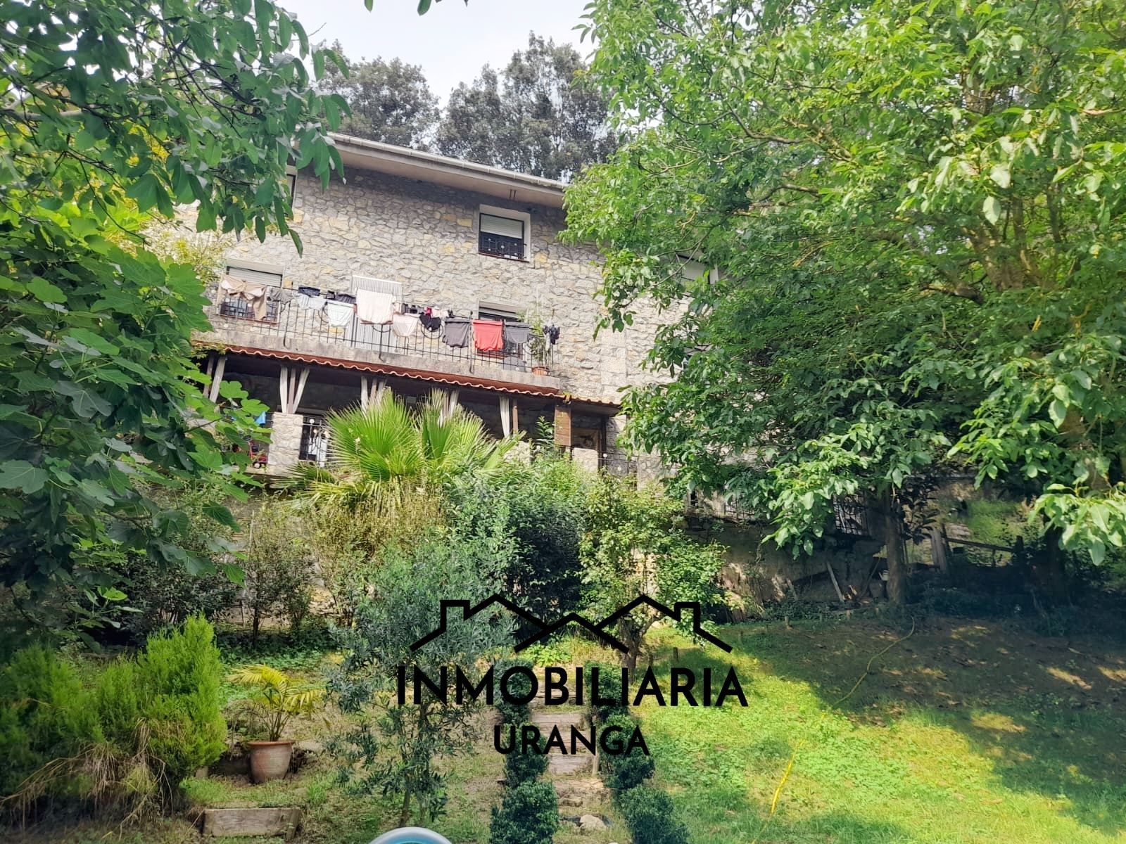 Vista exterior de Casa o xalet en venda en Castro-Urdiales amb Calefacció, Jardí privat i Terrassa