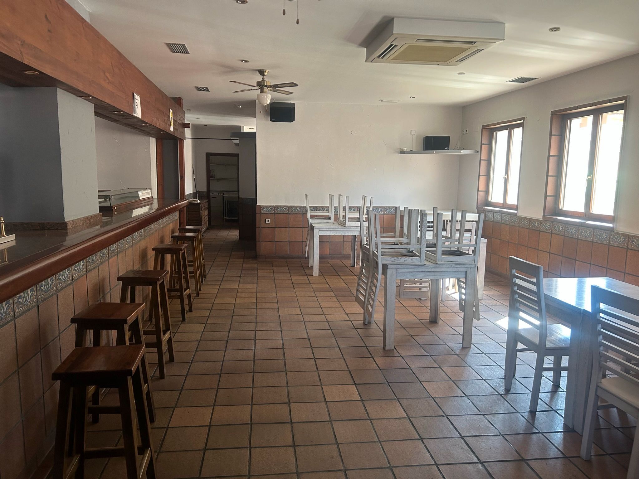 Premises for sale in Cuéllar  with Air Conditioner and Heating