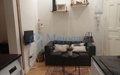 Living room of Study for sale in  Madrid Capital  with Air Conditioner, Parquet flooring and Furnished