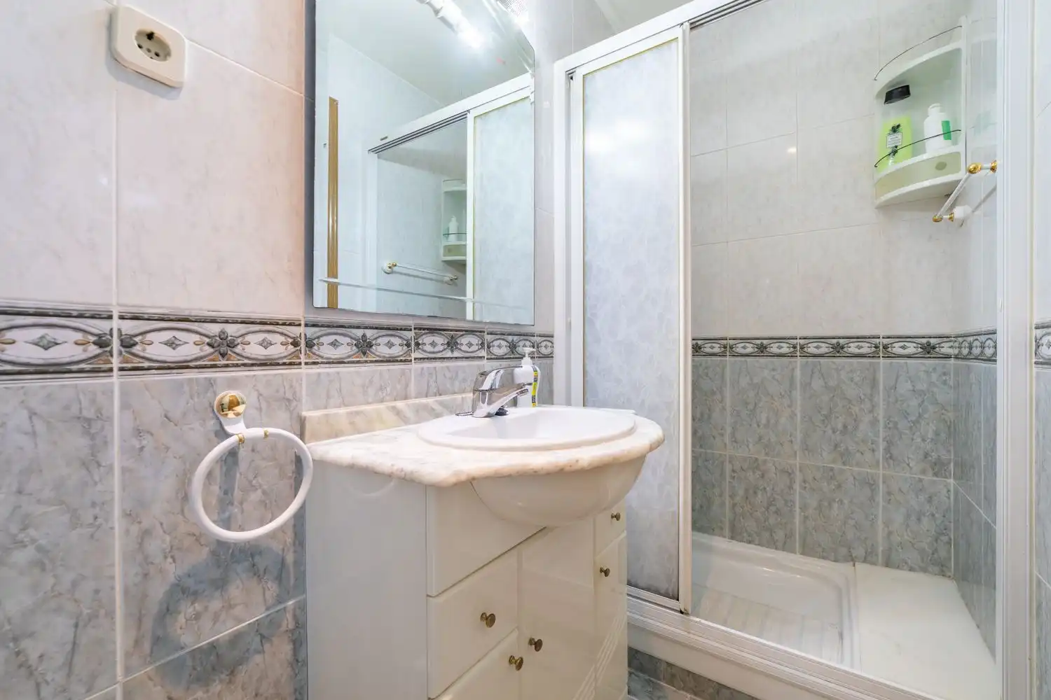 Bathroom of Flat for sale in Madrid  with Heating and Terrace