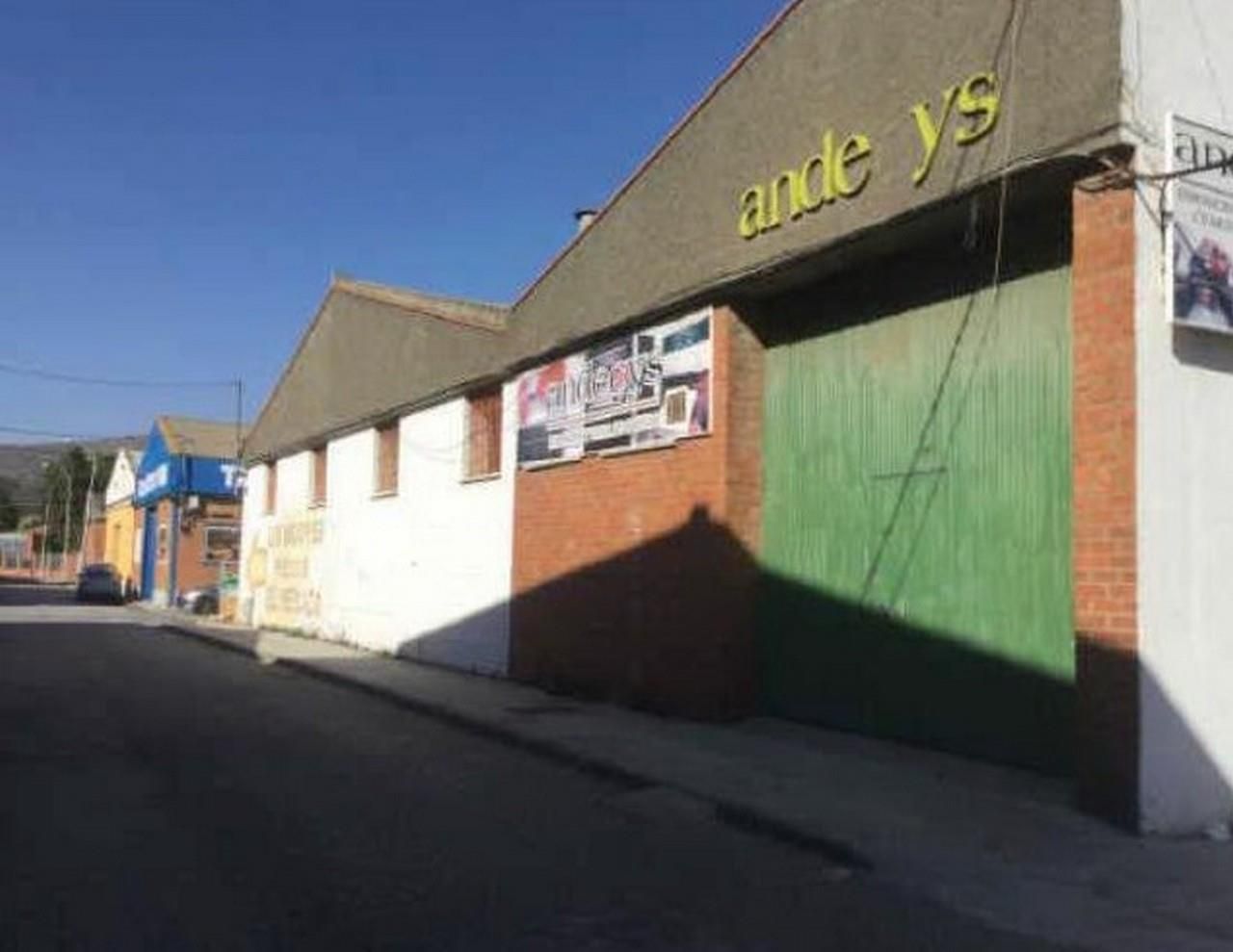 Außenansicht von Fabrikhallen zum Verkauf in La Línea de la Concepción